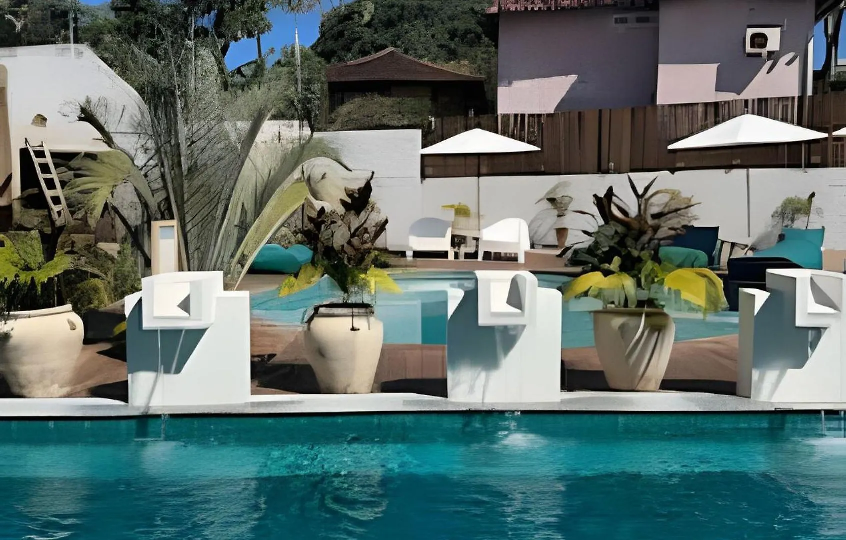 Suite P/ 3 Pessoas - R. Mucuge Porto Seguro 0*,  Brazil